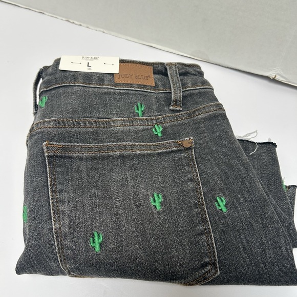 Judy Blue Pants - Judy Blue NWT Hi-Rise Cactus Embroidery Gray Denim Short Size Large Style#150111